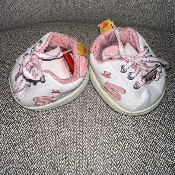 Build A Bear Clothing Accessories SKECHERS Sneakers Tennis Pink HEART Charm BABW - Picture 5 of 9